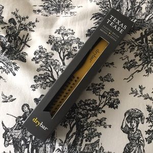 Drybar Texas Tease Brush